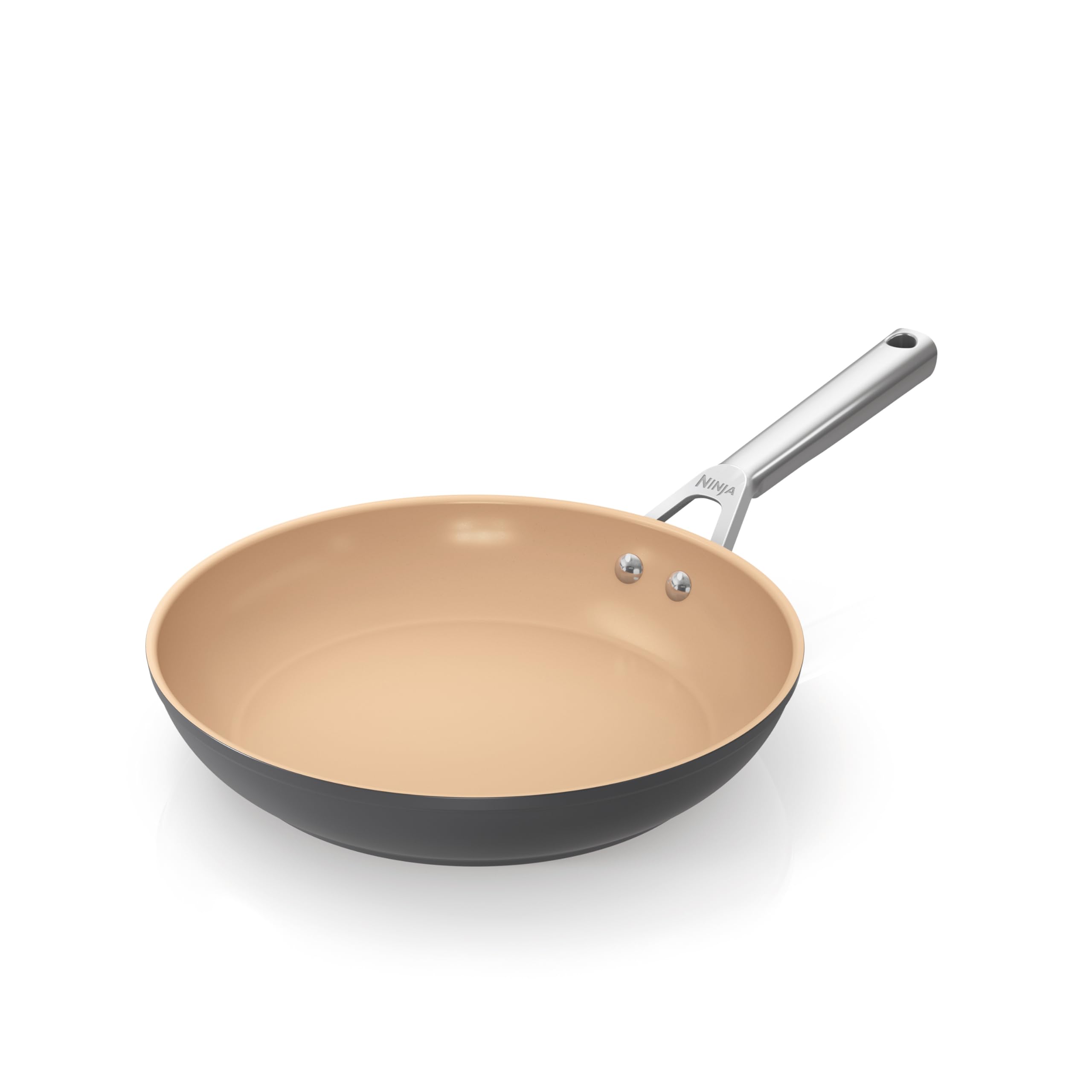 ماهیتابه سرامیکی نینجا با طول عمر طولانی ۲۶ سانتی‌متر، روکش نچسب (بدون PFA، PFOA، سرب یا کادمیوم)، مناسب برای اجاق القایی، دسته استیل ضد زنگ، مناسب برای فر تا دمای ۲۸۵ درجه سانتیگراد، به رنگ سفالی و خاکستری، ماهیتابه CW90026DE با قطر ۲۶ سانتی‌متر
