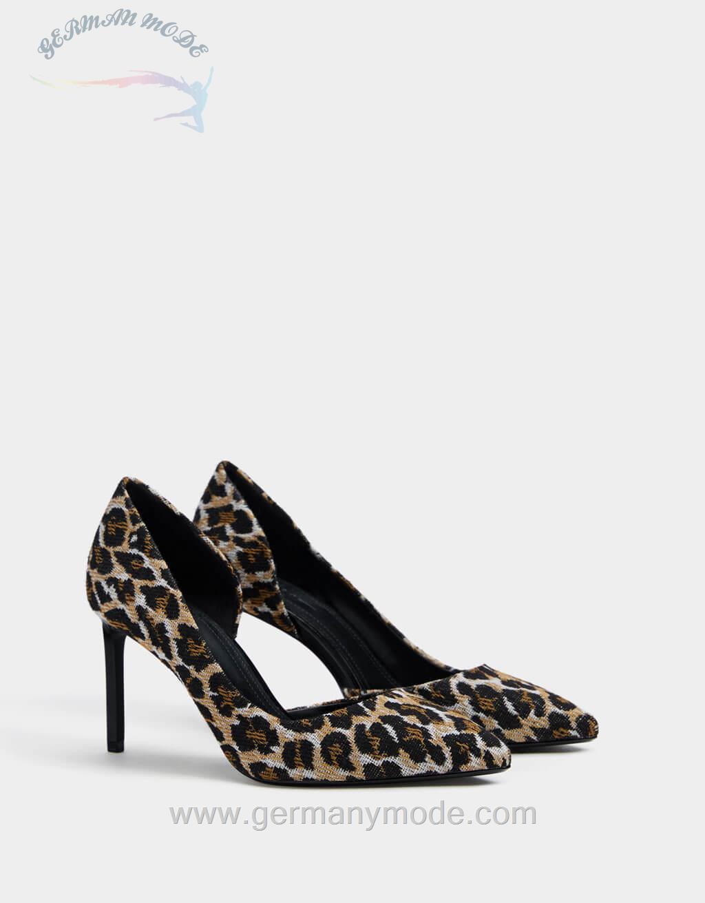 کفش مجلسی زنانه برشکا اسپانیا Schuh mit asymmetrischem Absatz und Tierprint