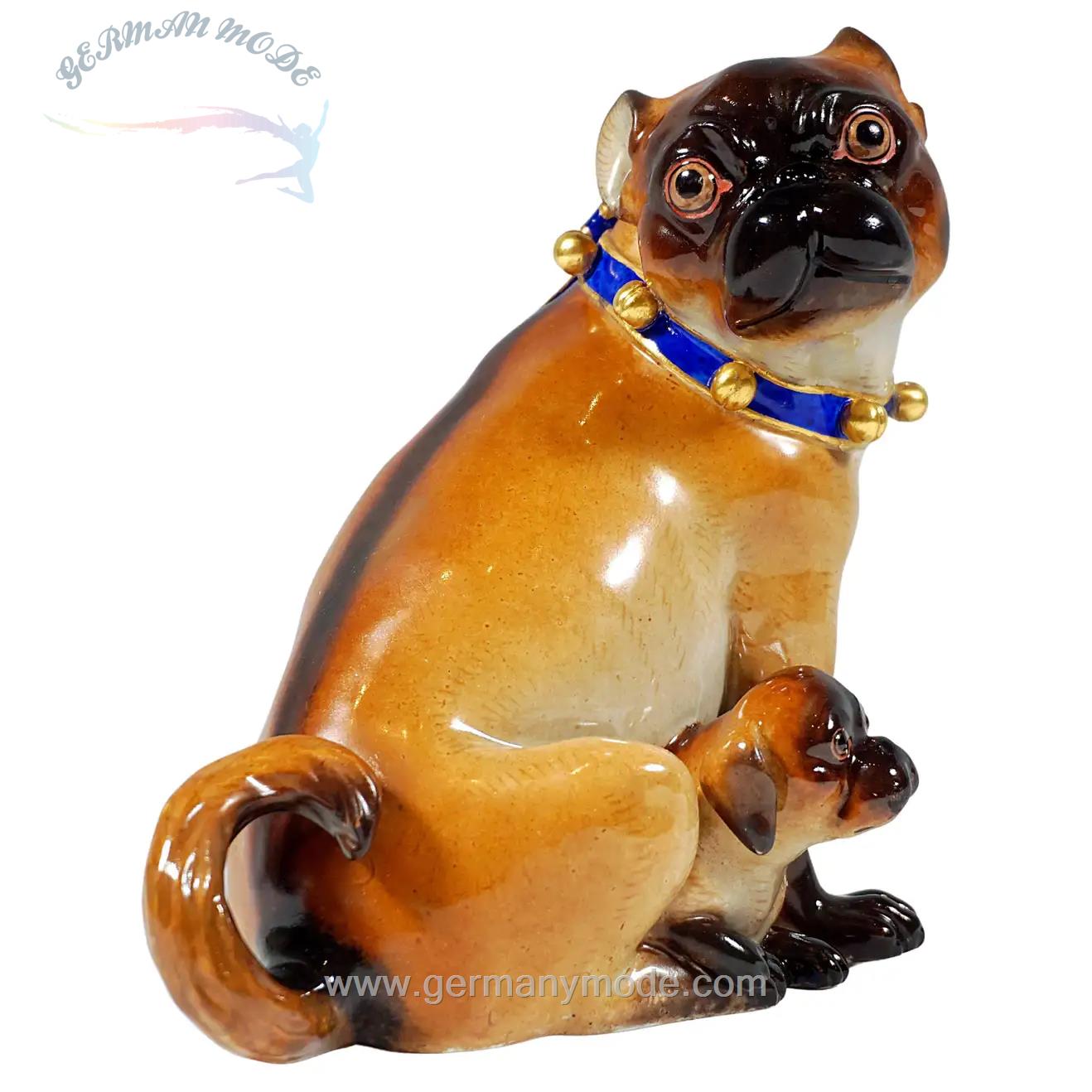 مجسمه دست ساز دکوری چینی آنتیک قدیمی Meissen Dog Group Pug with Puppy and Bells by J J Kaendler Germany circa 1850