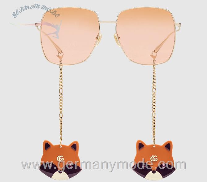 عینک آفتابی زنانه گوچی ایتالیا GUCCI Rechteckige Sonnenbrille mit Anhängern ‎681147 I3331 8057