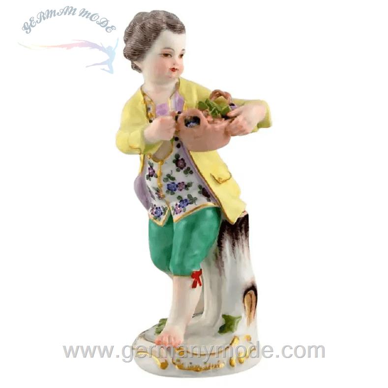 مجسمه نقاشی با دست دکوری چینی آنتیک قدیمی مایسن آلمان Antike antike Meissener Porzellanfigur Junge mit Blumenkorb Modell 149