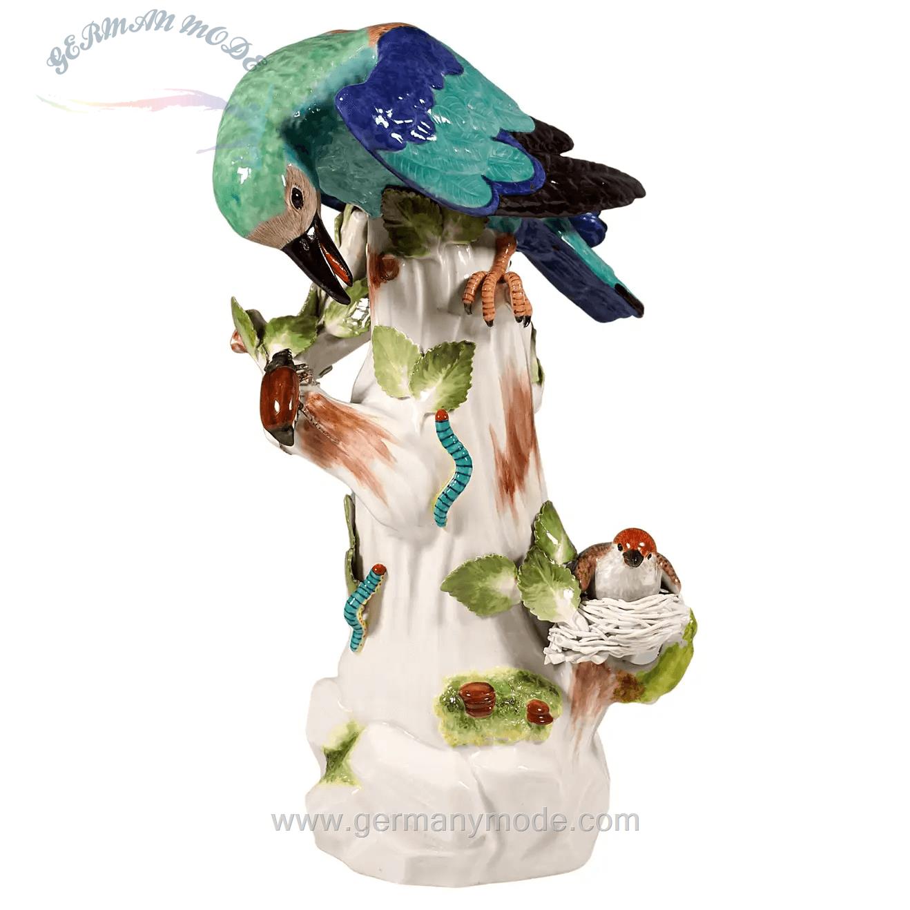 مجسمه دست ساز دکوری چینی آنتیک قدیمی Meissen Bird Figure European Roller On A Trunk by JJ Kaendler Germany 20th