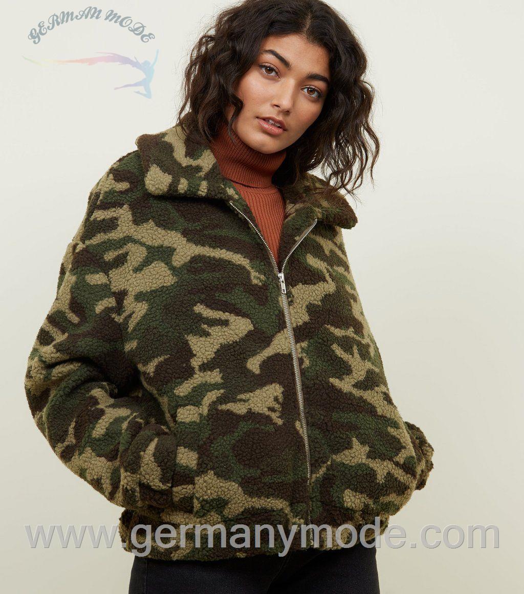 کاپشن زنانه نیولوک (انگلستان) Grüne Bomberjacke aus Teddy mit Camouflage-Muster