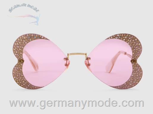 عینک آفتابی زنانه گوچی ایتالیا GUCCI Sonnenbrille mit herzförmigem Rahmen und Kristallen 663740 I3330 8059