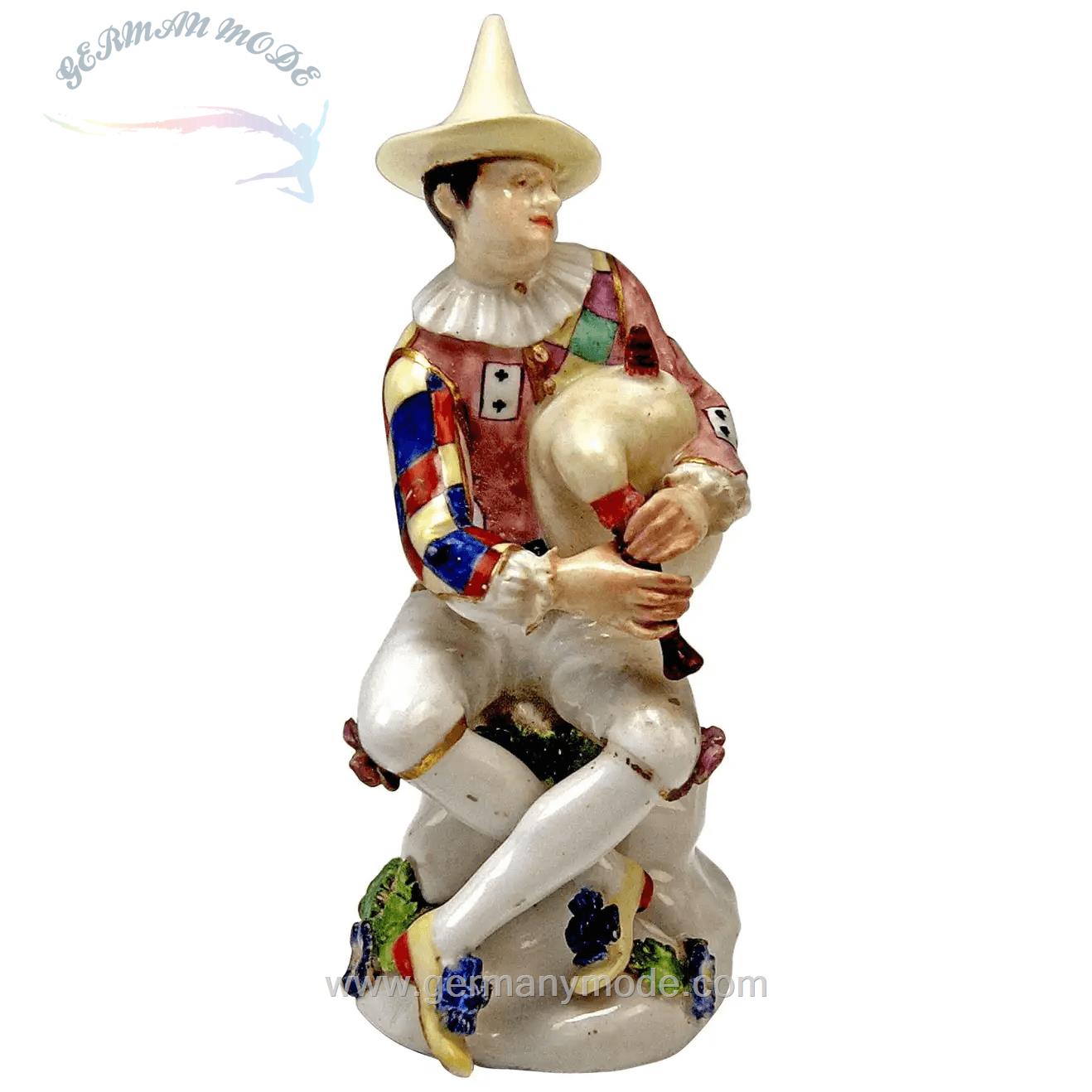 مجسمه دست ساز دکوری چینی آنتیک قدیمی Barocke Meissener Figur Harlekin mit Bagpipes von J J Kaendler ca 1745