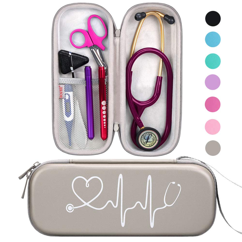خرید از آمازون - قاب گوشی پزشکی BOVKE برای 3M Littmann Classic III، Lightweight II SE، MDF Acoustica Lightweight Stethoscope، فضای اضافی برای قیچی بانداژ پزشکی EMT Trauma Scissors و LED Penlight، خاکستری E_Gray