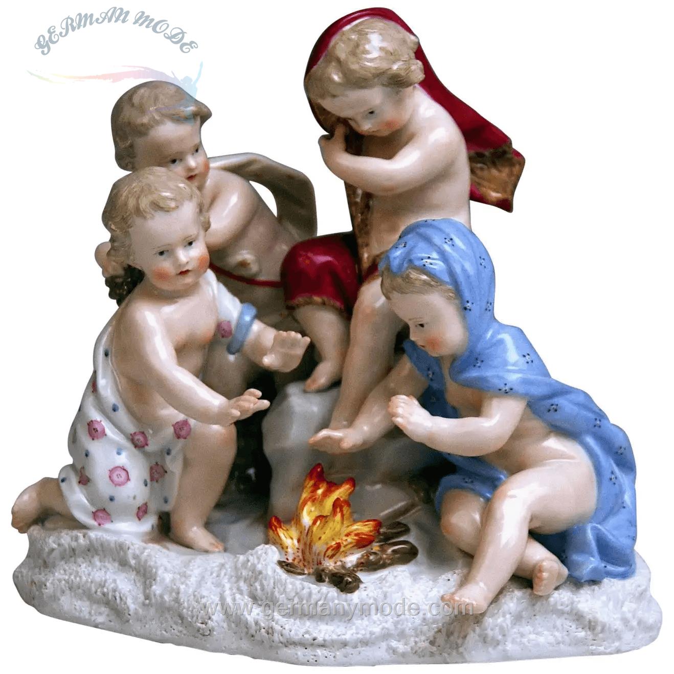 مجسمه دست ساز دکوری چینی آنتیک قدیمی Meissener Allegorie der Winter vier Putten Modell 2495 Johann J Kaendler