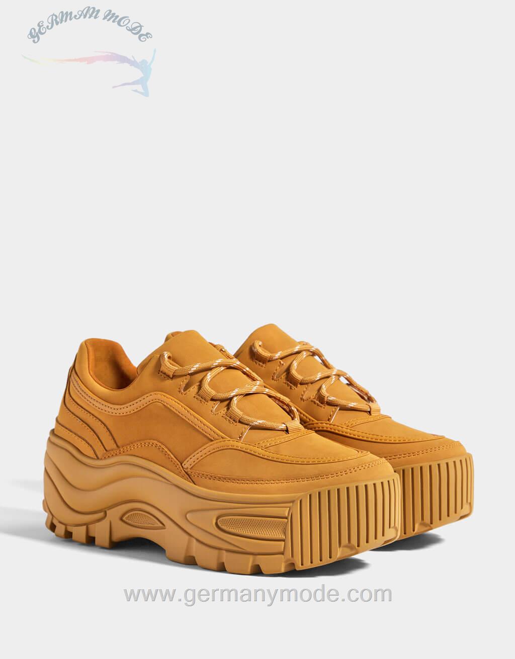 کتانی زنانه برشکا اسپانیا Unifarbener Plateau-Sneaker1