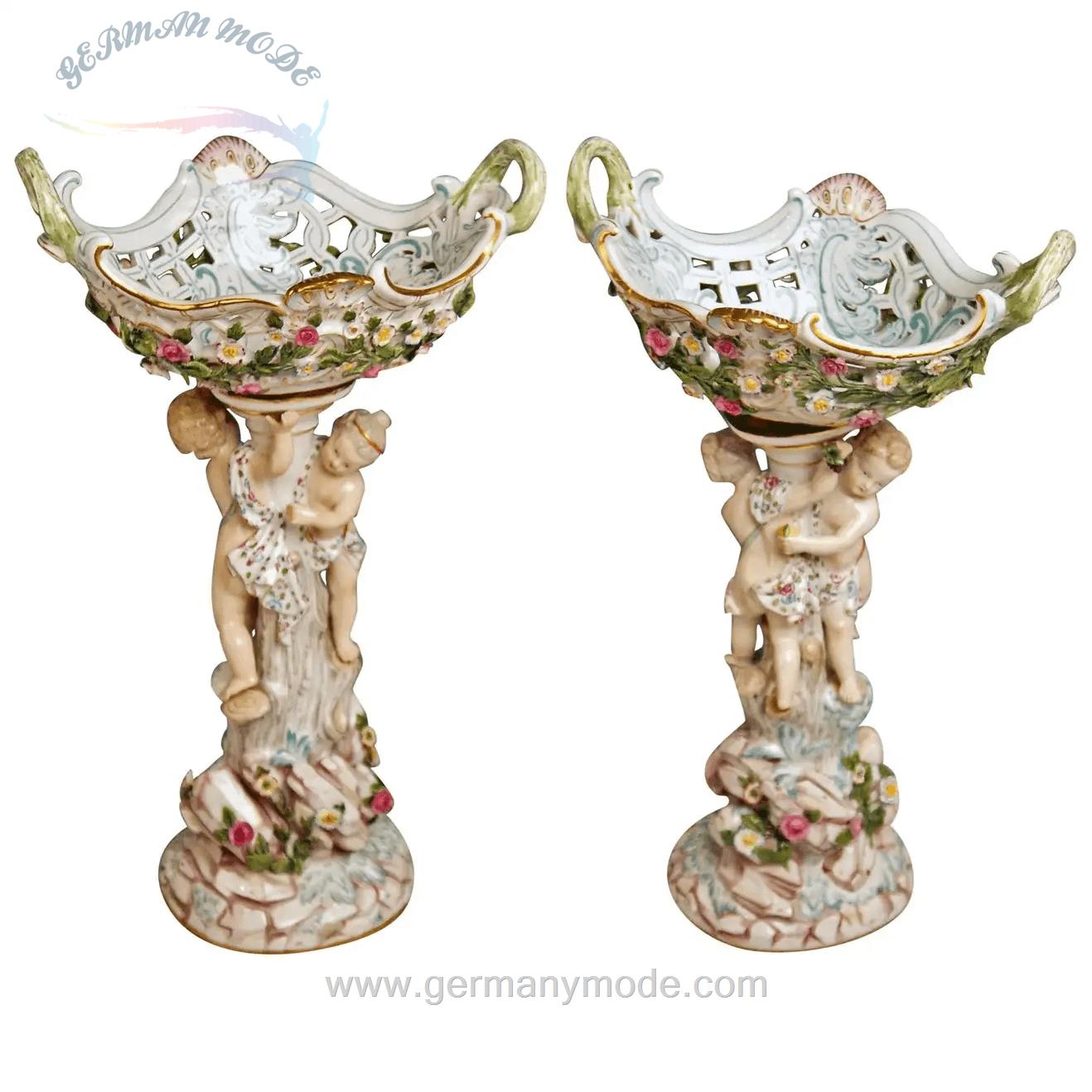 مجسمه دست ساز دکوری چینی آنتیک قدیمی Meissener Tafelaufsatz mit zwei Obstschalen Cherubs Modell A 59 Kaendler um 1860